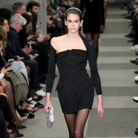 Kaia Gerber di fashion show Alexander Wang. (Foto: Getty Images)