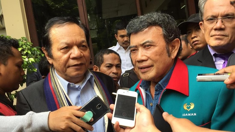 Rhoma Irama Sempat Didatangi Perwira Kostrad Usai Studionya Ditembak Rhoma Irama Sempat Didatangi Perwira Kostrad Usai Studionya Ditembak