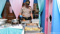 Kapolsek Cikancung AKP Ivan Taufik bersama INAFIS Polres Bandung langsung melakukan penyelidikan ke TKP.