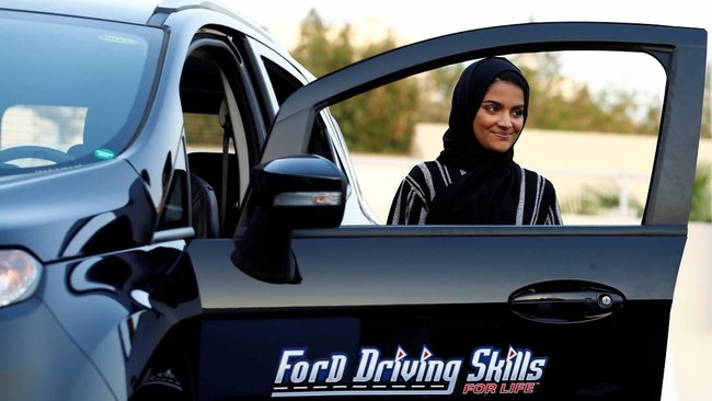 Wanita Arab Saudi Hari Ini Dibolehkan Nyetir Sendiri Wanita Arab Saudi Hari Ini Dibolehkan Nyetir Sendiri