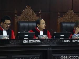 Mengapa MK Tak Bikin Batas Minimal Usia Perkawinan?