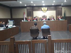 Eks Auditor BPKP Akui Terima Duit dari Panitia Lelang Proyek e-KTP