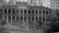 Sai Ying Pun Psychiatry Hospital didirikan pada tahun 1892 sebagai tempat asrama bagi para staf dan suster perawat yang bertugas di sana. Konon, di RS ini hantu-hantu tanpa kepala yang mati dipenggal kerap menampakkan diri dan bergentayangan di lorong-lorong rumah sakit. Foto: YouTube