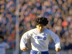 Video Gol-gol Terbaik Diego Maradona di Napoli