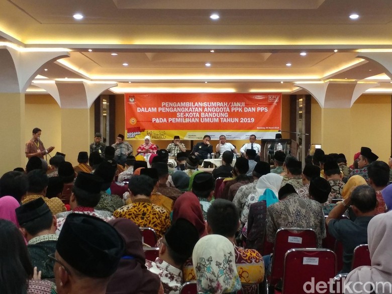 Pjs Wali Kota Bandung: PPK dan PPS Garda Terdepan Demokrasi Pjs Wali Kota Bandung: PPK dan PPS Garda Terdepan Demokrasi