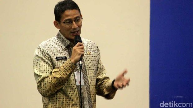Sandi hadir bersama pembicara lain (Randy/detikTravel)