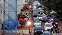 Jalan tol ini terdiri dari dua seksi pekerjaan.