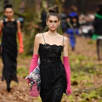  Kaia Gerber di fashion show Chanel. (Foto: Getty Images)