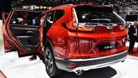Bicara soal tenaga penggerak, mobil ini memiliki sistem hybrid Intelligent Multi Mode Drive (i-MMD). Sistem ini merupakan perkawinan antara mesin konvensional 2.0 liter empat silinder, dengan dua motor listrik. Foto: Geneva Motor Show