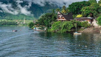 Danau Toba pun sudah dijajaki oleh bos Kaspersky, kamu?. Foto: instagram.com/e_kaspersky