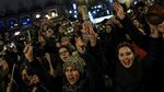 Foto: Demo Bawa Panci di Spanyol di Hari Perempuan Internasional