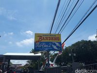 Usai Bagikan PKH, Jokowi Mampir ke Restoran Bandeng di Gresik