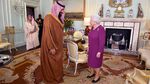 Foto: Senyum Putra Mahkota Arab Saudi Saat Bertemu Ratu Elizabeth