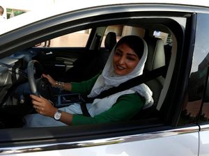 Wanita Arab Saudi Hari Ini Dibolehkan Nyetir Sendiri