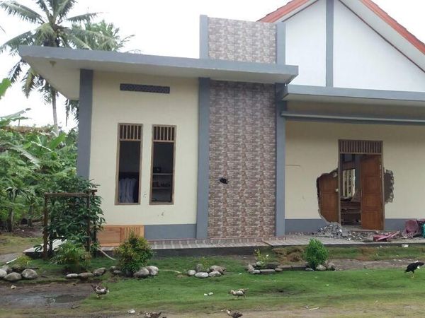 Foto: Gereja di Sumsel Dirusak Orang Tak Dikenal