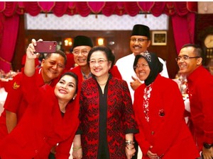Beri Selamat Gelar DHC Megawati, Puti: Otonomi Harus Memperkuat NKRI