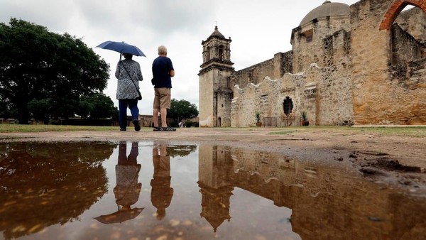 April adalah bulan yang cocok untuk berpergian ke Texas, AS. Musim panas akan datang lebih awal dan nikmatilah kecantikan Alamo, benteng bersejarah di San Antonio (CNN Travel) April adalah bulan yang cocok untuk berpergian ke Texas, AS. Musim panas akan datang lebih awal dan nikmatilah kecantikan Alamo, benteng bersejarah di San Antonio (CNN Travel)