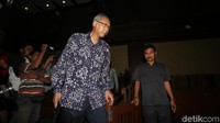 Sidang perdana tersebut beragendakan pembacaan dakwaan perkara.
