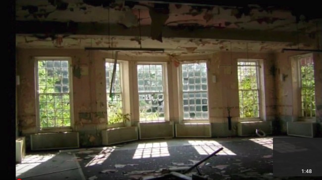 7 Rumah Angker yang Jadi Urban Legend Warga +62