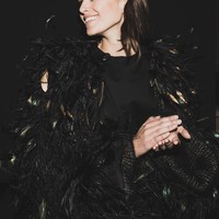 Tak ketinggalan, desainer Alberta Ferretti memercayakan Kaia Gerber untuk memeragakan karyanya. (Foto: Getty Images)