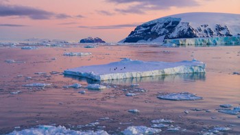 Di bawah es Antartika turut disebut terdapat Atlantis. Foto: Air Pano