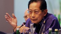 Pendapatan bunga bersih BCA sepanjang 2017 tercatat Rp 41,8 triliun tumbuh 4,1% sedangkan pendapatan operasional lain tercatat Rp 15,1 triliun tumbuh 11,5%. Penyaluran kredit BCA sepanjang 2017 tercatat Rp 468 triliun tumbuh 12,4% dibandingkan periode yang sama tahun sebelumnya.
