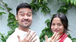 Happy Couple! Wajah Bahagia Chicco Jerikho dan Putri Marino