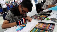 Salah satunya adalah dengan lomba melukis dan mewarnai.