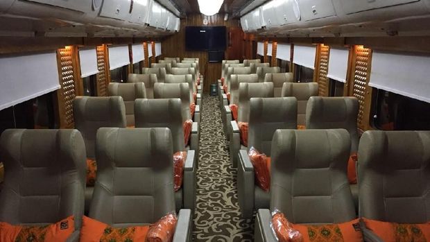 Kereta Pariwisata JKT-BDG