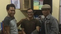Aksi berbahaya Ayun itu dilakukan pada November 2017 lalu. Bak atraksi, dia mengendarakan motor matik sambil berdiri dan berjoget tanpa terlihat takut. Apa yang dilakukan Ayun kemudian viral di media sosial. 