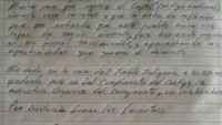 Ini surat dari warga yang memprotes Delgado. Selain memasung Delgado, warga juga menuntut agar walikota tersebut dipecat. (Foto: Río Beni TV via BBC Mundo)