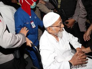 Keluarga Dampingi Baasyir Jalani Cek Kesehatan di RSCM