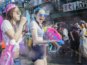 Yuk, Siap Basahan-basahan di Festival Songkran Thailand April Ini