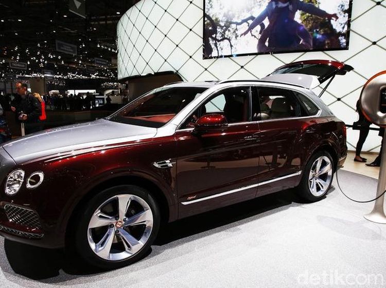 Mobil SUV Mewah Inggris Kena Setrum Juga