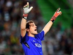 Kemudian Capello juga pernah melatih Iker Casillas sewaktu melatih Real Madrid. Sama seperti Buffon, Casillas adalah kiper pemenang Piala Dunia dan sukses di level klub bersama Los Blancos. (Foto: Justin Setterfield/Getty Images)