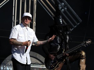 Fred Durst Jadi Sutradara, Bintangnya John Travolta