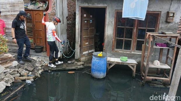 Hari Ini Ganjar Bersepeda ke Daerah Rob dan Pasar di Semarang
