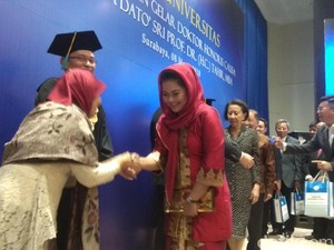 Saat Puti dan Khofifah Saling Puji Bos Mayapada