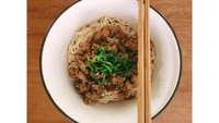 Sepertinya Ashraf memang menyukai mie ayam buatan BCL. Buktinya ia mengunggah dua kali foto mie ayam, namun kali ini tanpa bakso. Yummy! Foto: Istimewa