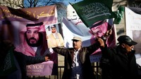 Para demonstran memprotes pejabat-pejabat Saudi terkait konflik di Yaman dan pelanggaran-pelanggaran HAM lainnya. Foto: REUTERS/Henry Nicholls