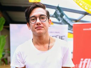 Mau Tahu Cerita Mimpi Adipati Dolken soal Go International?