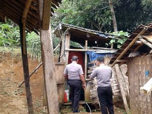 Pelajar Sukabumi Tega Buang Bayinya di Kebun Bambu