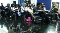 Para pelamar Digital Development Program Transmedia menjalani tes wawancara di Gedung Trans TV, Jl Kapten Pierre Tendean, Jakarta Selatan, Kamis (8/3/2018).