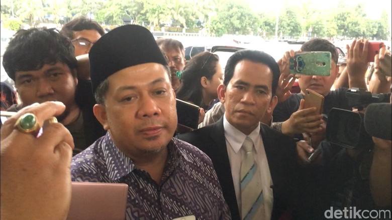 Laporkan Sohibul Iman, Fahri Hamzah: Dia Rusak Reputasi PKS Laporkan Sohibul Iman, Fahri Hamzah: Dia Rusak Reputasi PKS