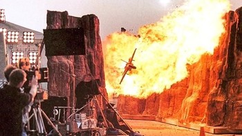 Perang pesawat tempur pada film Independence Day. (Foto: Brightside)