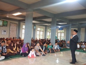 Kunjungi Pesantren di NTB, Moeldoko Kenang Masa Kecilnya