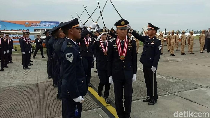 Kemenhub Buka Pendaftaran Beasiswa Taruna Penerbang Khusus Santri