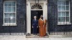 Momen Putra Mahkota Saudi Bertemu dan Salaman dengan PM Inggris