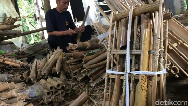 Kiprah Alimudin Rintis Kampung Angklung di Ciamis
