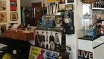 Di Kafe Ini Bisa Nostalgia dengan Musik Oldies dari PH dan Nikmati Meringue Tart